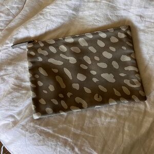 NWOT Clare V Leather Cheetah Print Clutch